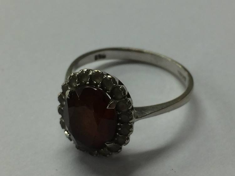 An 18ct white gold ring