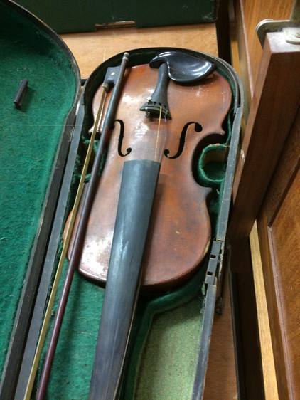 Violin and hard 'Coffin' case - Image 2 of 9