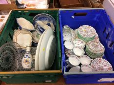 Quantity of Minton Haddon Hall and a tray of assorted