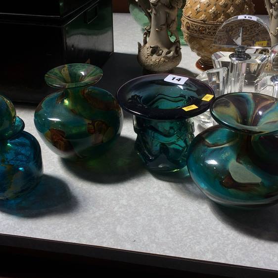 Four pieces of M'Dina glass