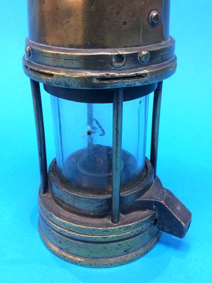 A brass four bar miners lamp - Image 4 of 4