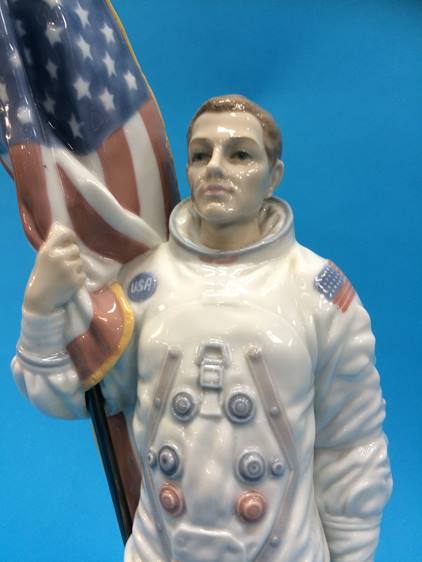 Lladro figure 'One giant leap for mankind' - Image 3 of 6