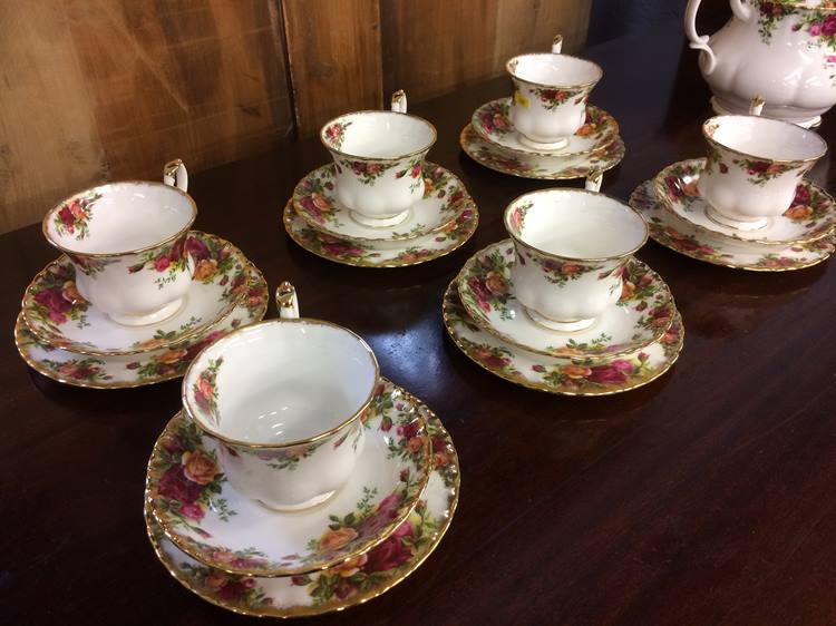 Royal Albert Old Country Rose tea set - Image 2 of 2