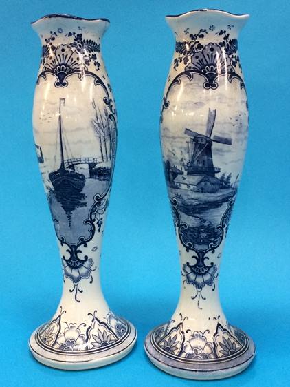 A pair of Delft vases