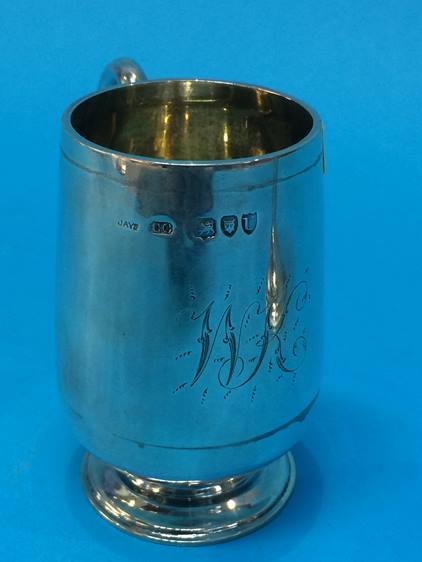 A silver cup and a silver mug, 8.6oz - Bild 3 aus 5
