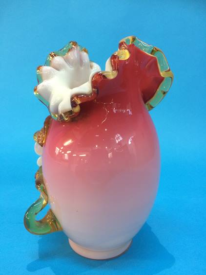 A Stonebridge style glass vase - Image 3 of 3
