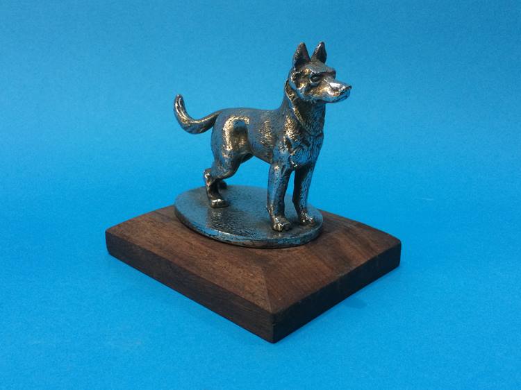 A white metal bowl together with a Desmo car mascot modelled as a German Shepherd - Image 5 of 5