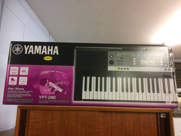 Yamaha YPT-240 keyboard - Image 3 of 4