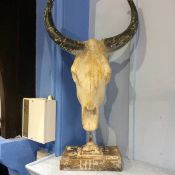 Mounted horns