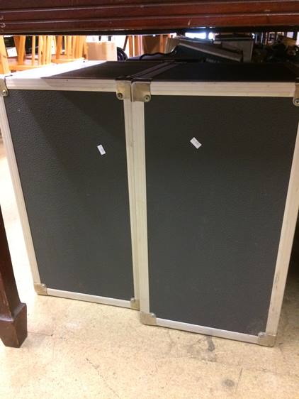 Pair of Traynor speakers - Image 2 of 2