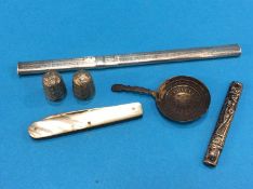 Silver thimbles, a caddy spoon, fruit knife etc.