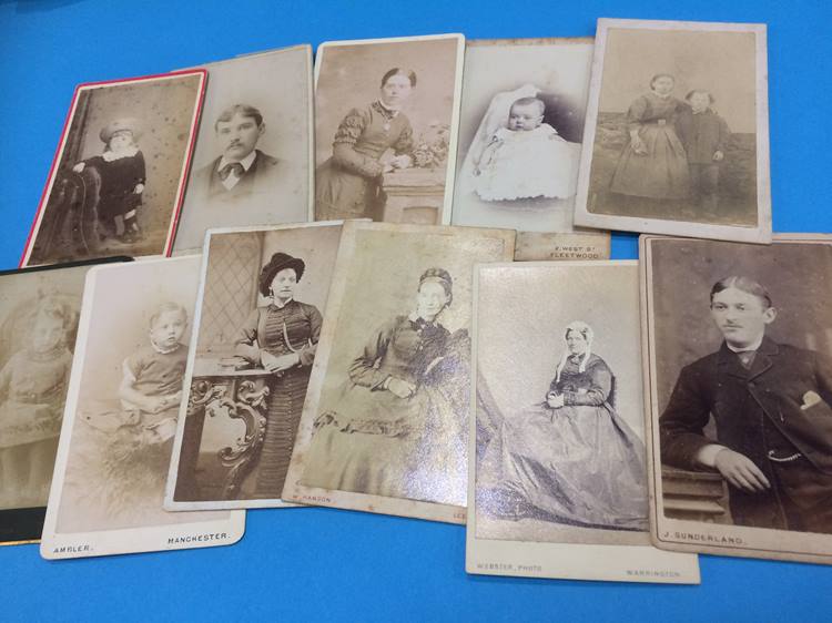 A collection of various photo portraits and Carte Du Vistes - Image 3 of 4