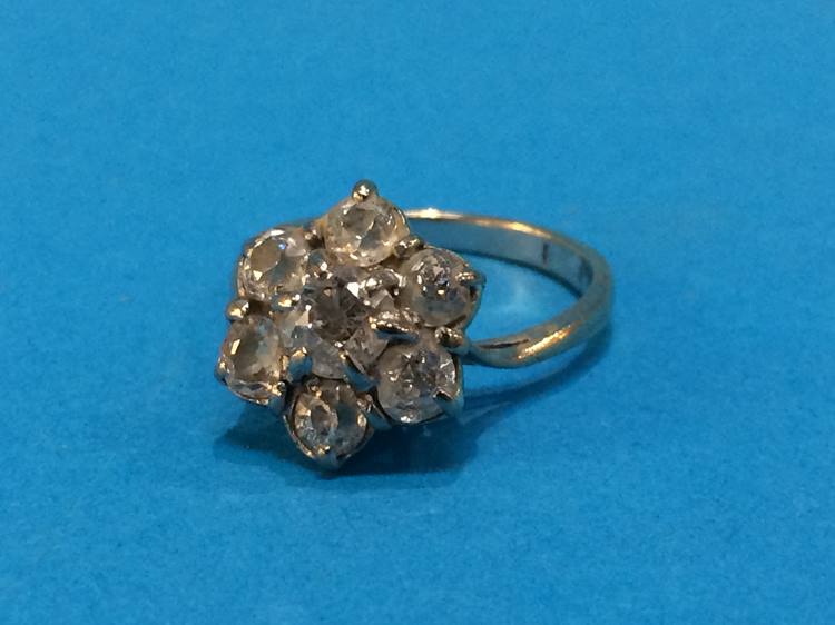 An 18ct white gold diamond cluster ring, 4.6 grams