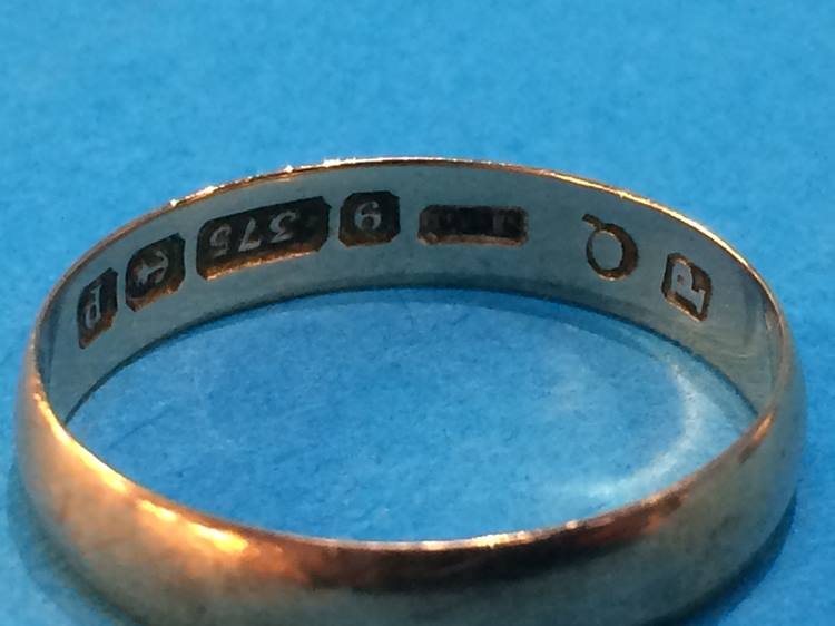 Three 9ct rings (7.8 grams) and two 18ct rings (3.5 grams) (5) - Image 2 of 3