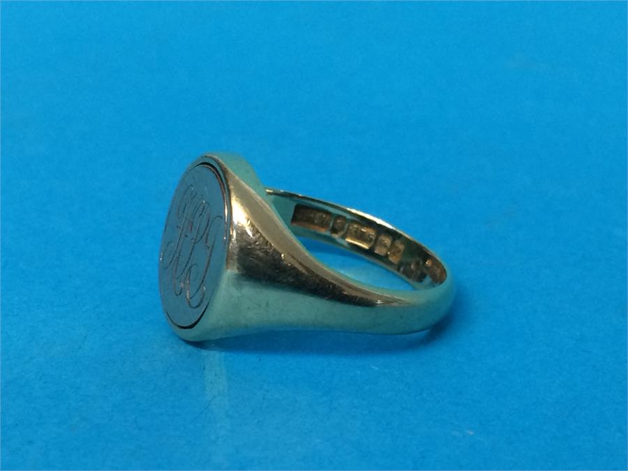 A 9ct reversible Masonic cygnet ring, size P, 7 grams - Image 3 of 3