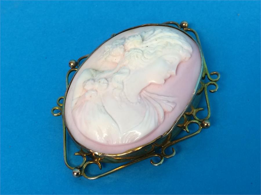 A 9ct gold mounted Victorian cameo brooch - Image 2 of 2