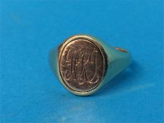 A 9ct reversible Masonic cygnet ring, size P, 7 grams