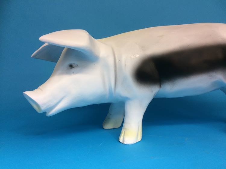 Model of a pig - Image 2 of 3