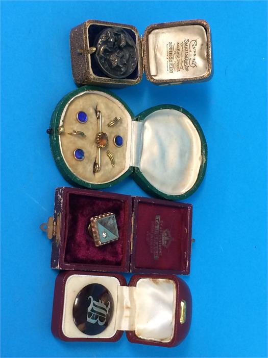 Three various solitaires and a set of three shirt studs and brooch - Image 2 of 2