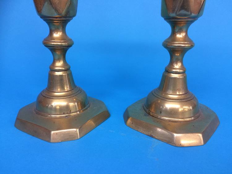 A pair of brass candlesticks - Image 2 of 3