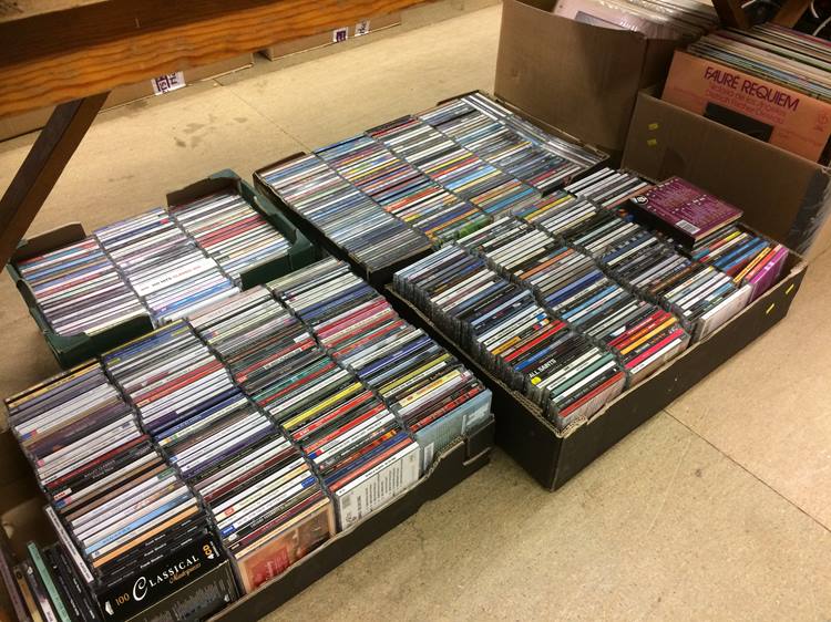 Quantity of CDs and LPs