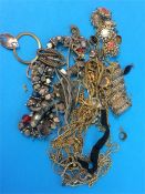 A bag of assorted jewellery