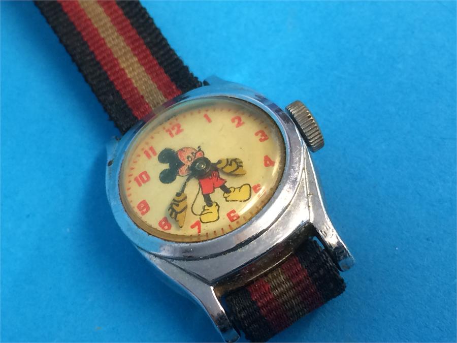 A Child's vintage chrome plated Mickey Mouse wristwatch - Image 3 of 3