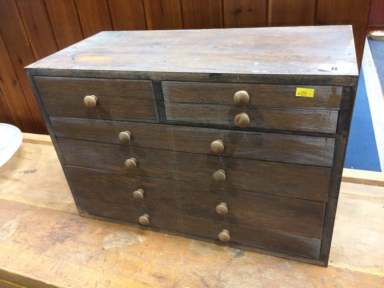 Set of small drawers