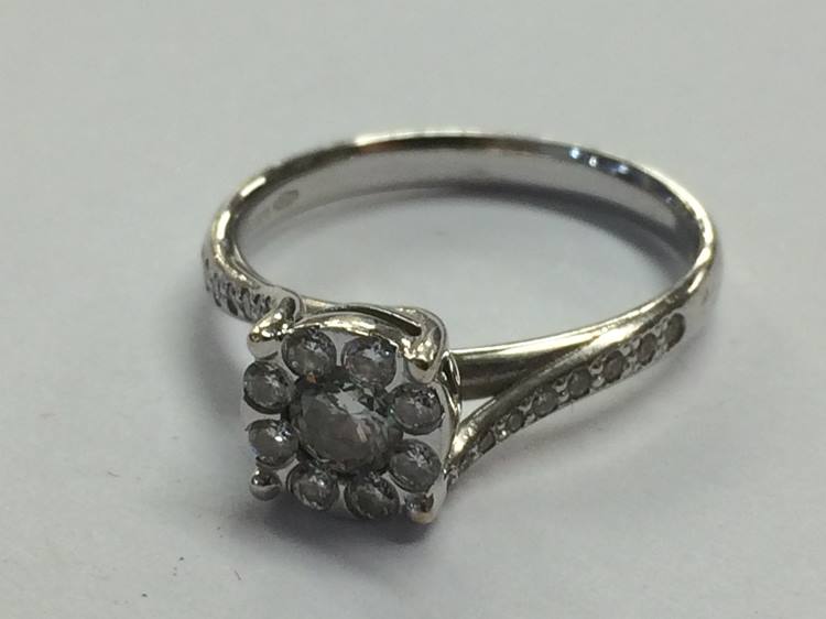 Diamond mounted white metal ring, stamped '750', 3.8g, size M - Image 2 of 2