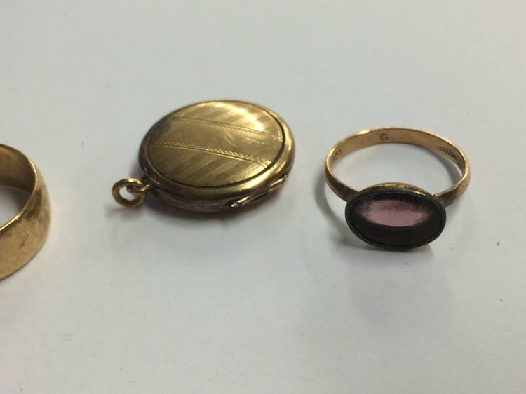 Two 9ct gold rings etc. - Image 3 of 3