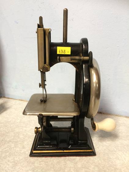 A Dorman Lockstitch sewing machine, numbered 11183. The Dorman Sewing Machine Company Northampton. - Image 4 of 4