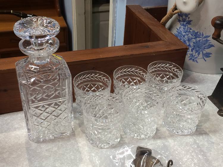 A Stuart whiskey square decanter and six tumblers