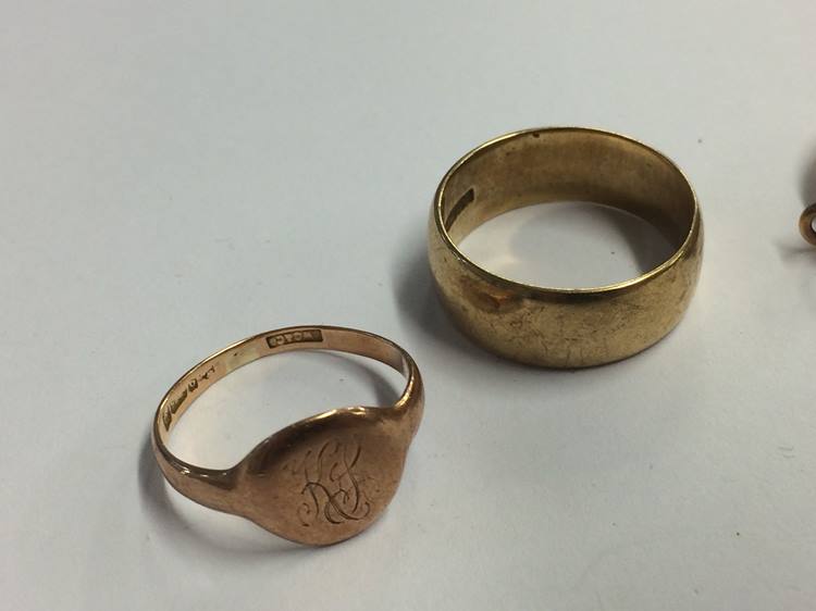 Two 9ct gold rings etc. - Image 2 of 3