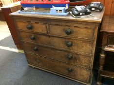 A 19th century oak chest of drawers, 117cm wide