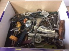 Quantity of corkscrews and bottle openers