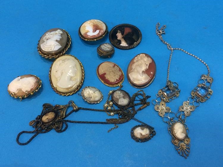 Quantity of cameos, various, some gold mounted
