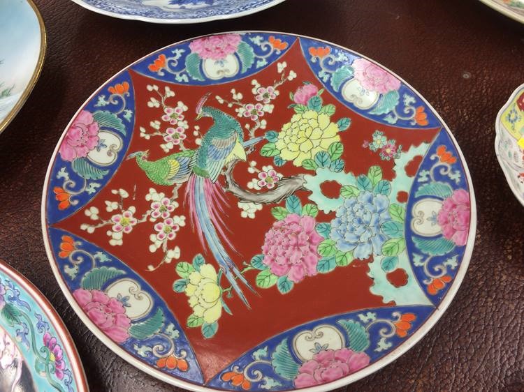 A collection of 8 Imari wall plates - Image 15 of 20