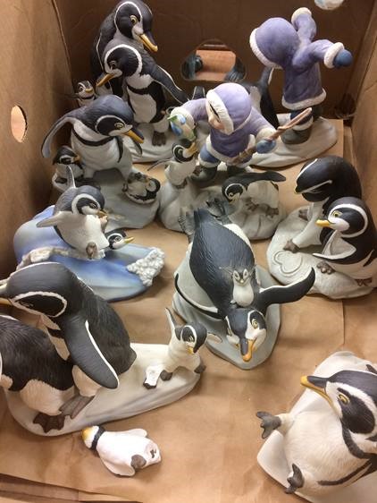 Franklin Mint Penguins and various dolls - Image 5 of 6