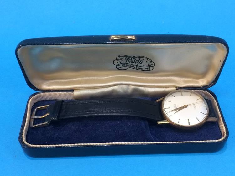 A gents 9ct Roamer wristwatch