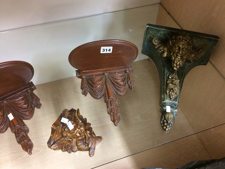 Various moulded resin corbels - Image 6 of 6