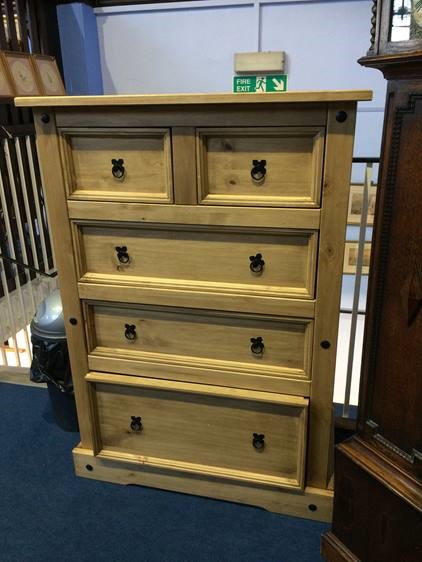 A pine chest of drawers, 92cm wide