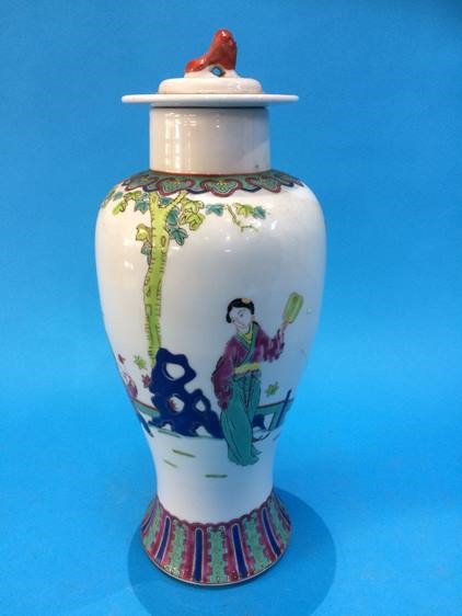 A Chinese blue and white octagonal vase decorated with landscapes, a Chinese blue and white flower - Image 18 of 20