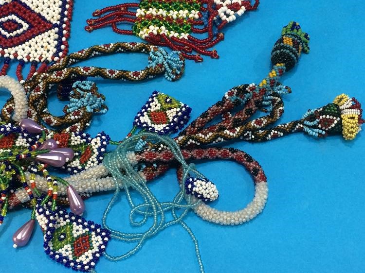 5 American Indian beadwork necklaces - Image 5 of 5