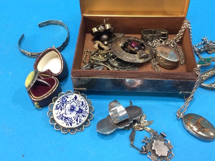 Box of assorted silver items and jewellery - Image 3 of 4
