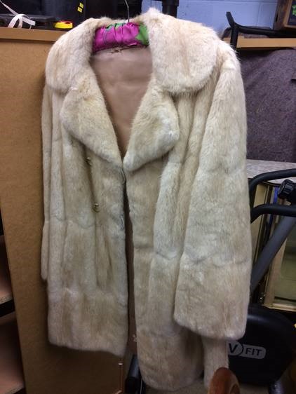 Fur coat - Image 2 of 2