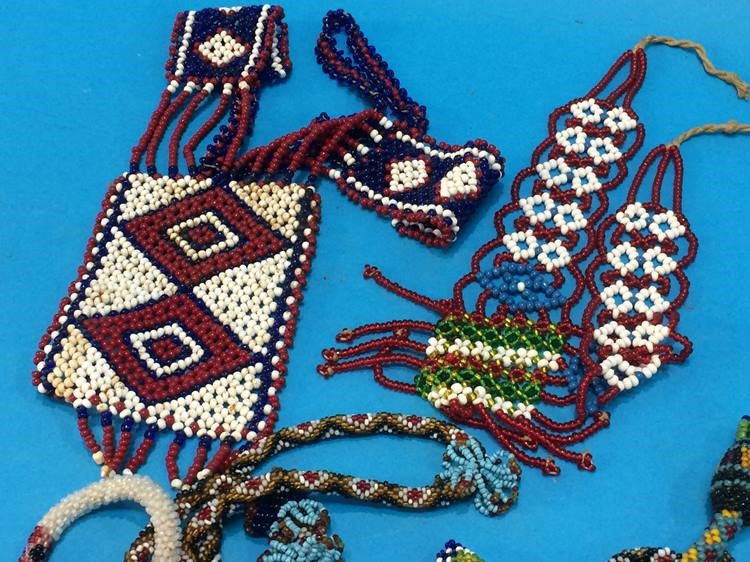 5 American Indian beadwork necklaces - Image 3 of 5