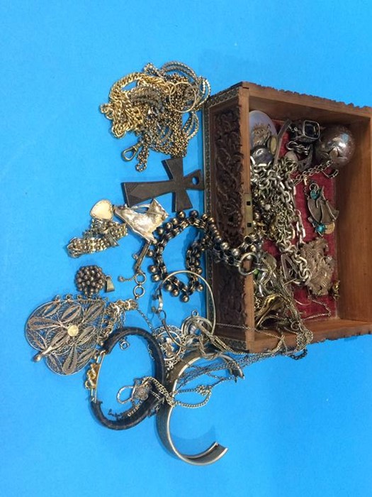 Box of assorted silver and white metal jewellery - Image 2 of 4