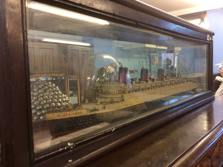A scratch built wooden model of 'The Queen Mary', in a case. 76 cm length of boat. Case 91 cm x 28 - Image 10 of 10