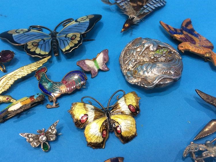 17 assorted Insect and Bird brooches - Image 3 of 3