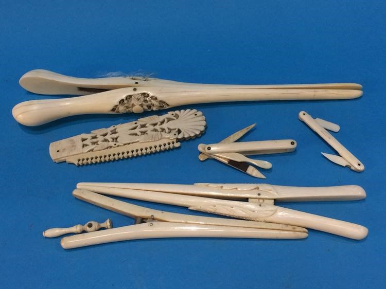 Collection of ivory glove stretchers etc. - Image 2 of 2